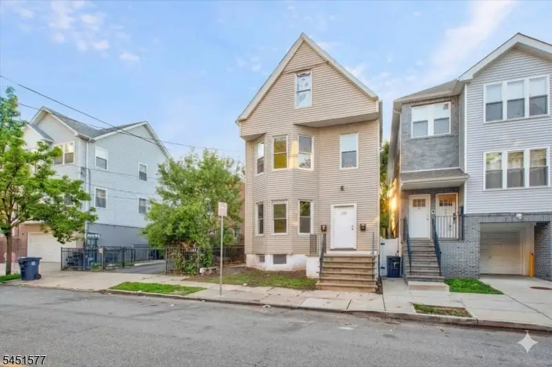 225 S 10th St, Newark, NJ 07107 - #2