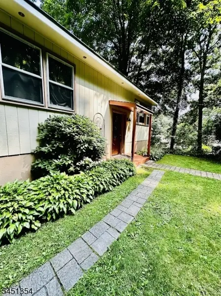 24 W Shore Dr, Vernon, NJ 07462 - #2