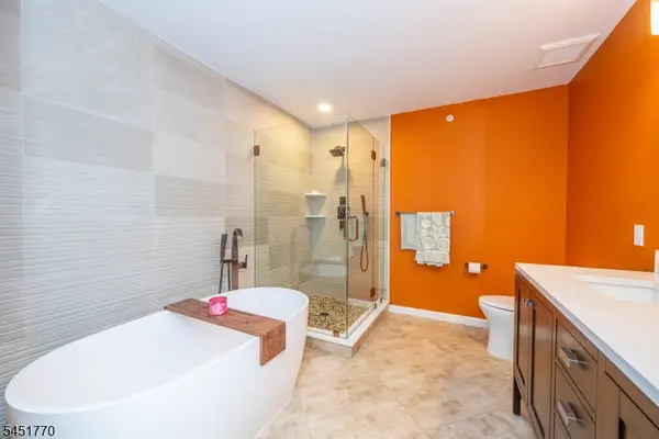 814 River Pl, Butler Boro, NJ 07405