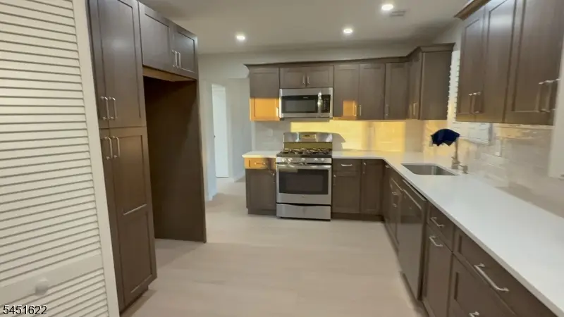13 Patton Dr, Franklin, NJ 08873 - #1