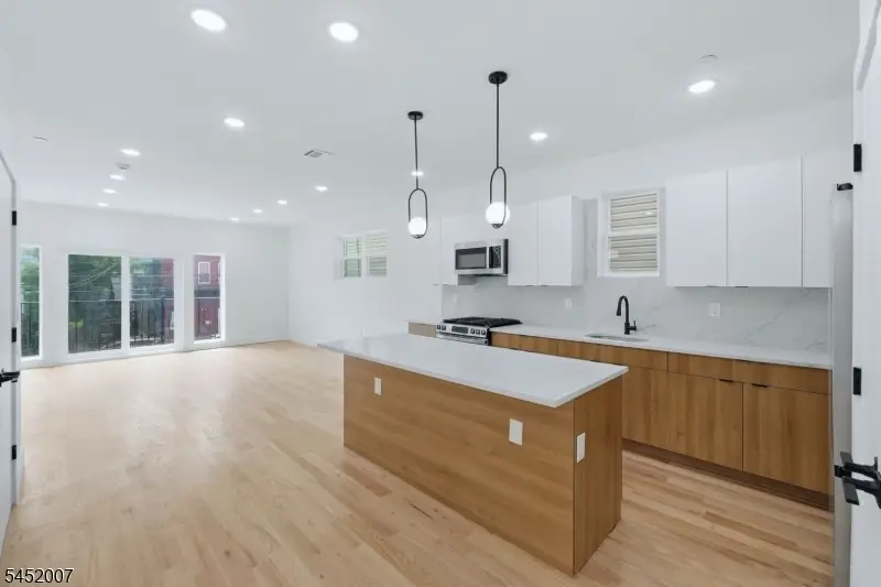 369 6th Ave, Newark, NJ 07107 - #3