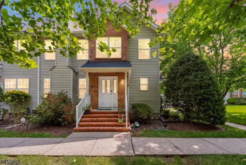 262 Retta Ct, Piscataway, NJ 08854 - #1