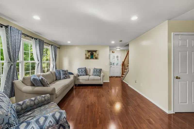 262 Retta Ct, Piscataway, NJ 08854 - #3