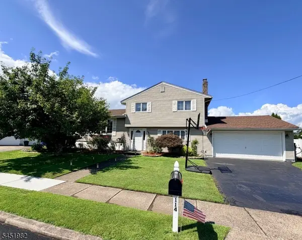114 Sandra Dr, Totowa Boro, NJ 07512