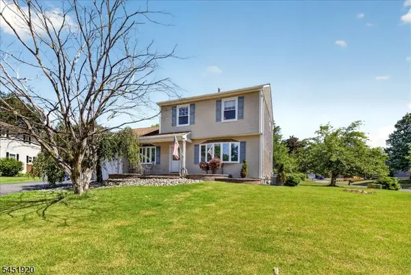 6 Dumont Round, Hillsborough Twp., NJ 08844