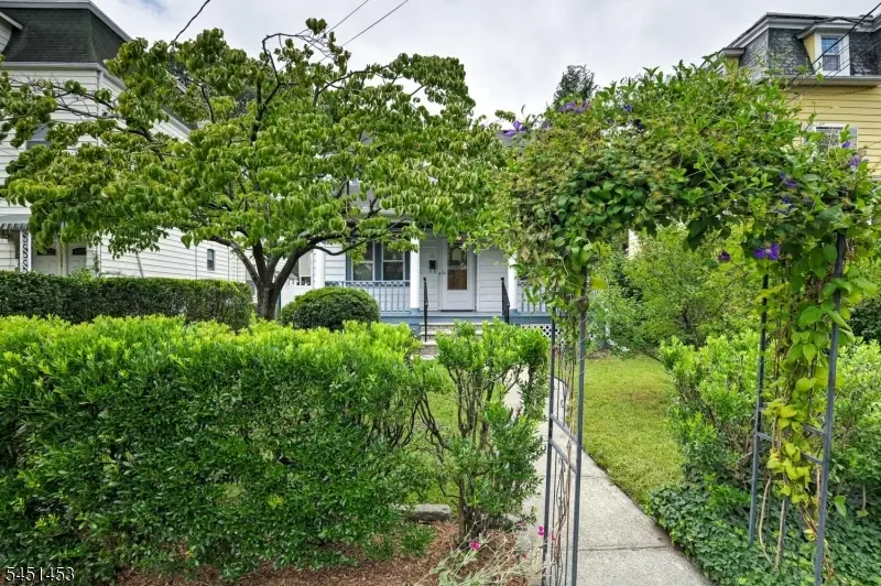 131 Grove St, North Plainfield, NJ 07060 - #2