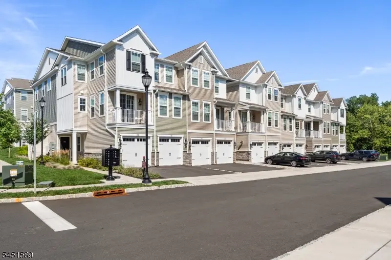 104 Iris Ct, Warren, NJ 07059 - #2
