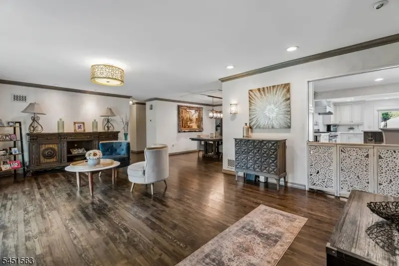 196 Hawthorne Dr, Clark, NJ 07066 - #3