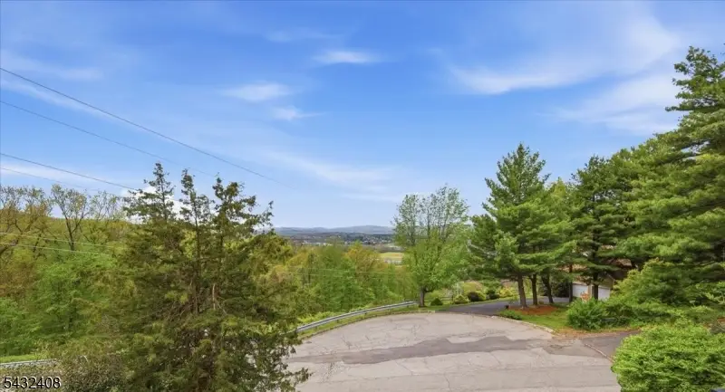 112 Knob Hill Rd, Washington, NJ 07853 - #3