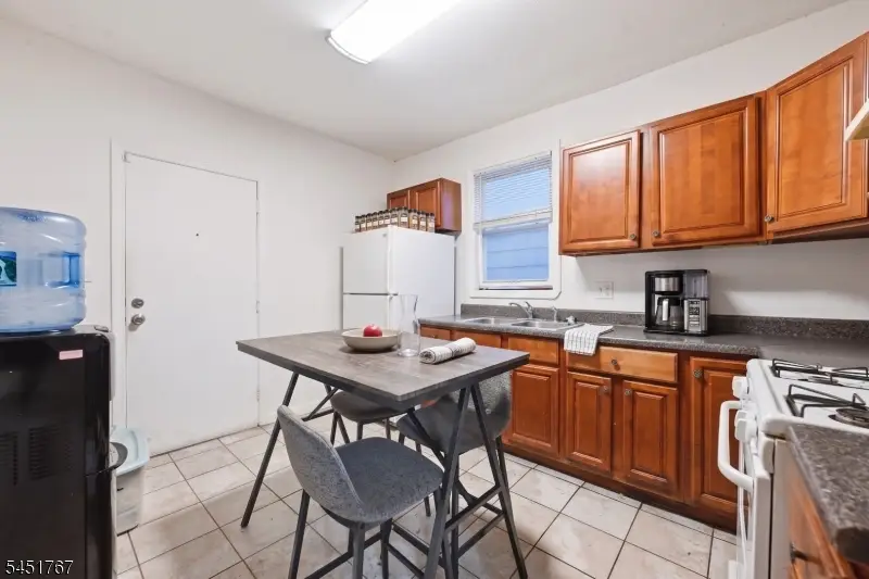 21 N 18th St, East Orange, NJ 07017 - #3