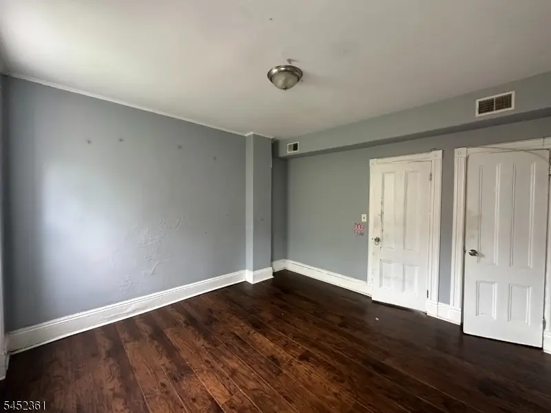 60.5 Oak Street, Jersey City, NJ 07304 - #3