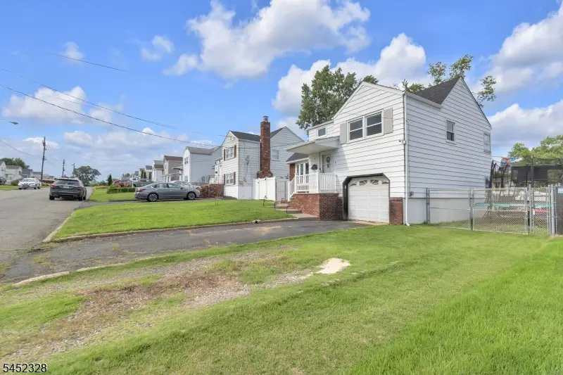 4 Carter Pl, Sayreville, NJ 08859 - #3