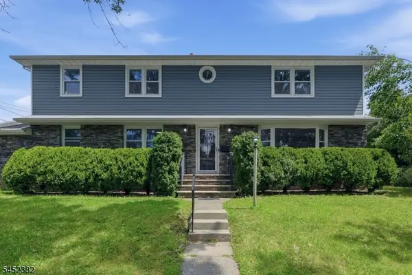 88 6th St, Clifton City, NJ 07011