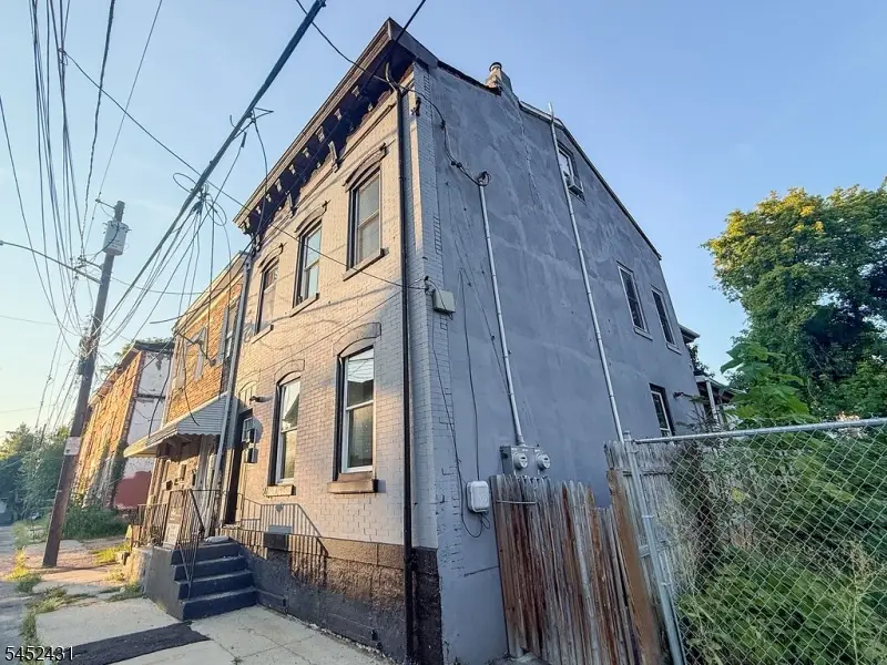 24 Sanford St, Trenton, NJ 08618 - #1