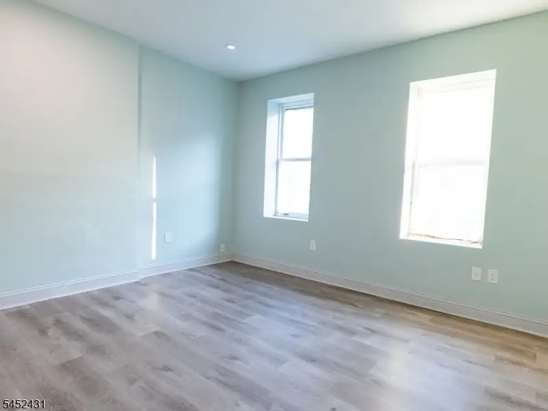 24 Sanford St, Trenton, NJ 08618 - #2