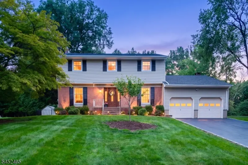 8 Cedar Ln, Roseland, NJ 07068 - #1