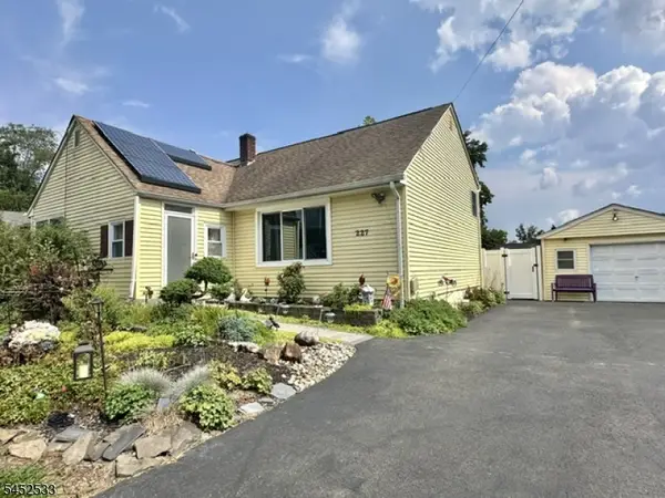 227 Old Stage Rd, Spotswood Boro, NJ 08884