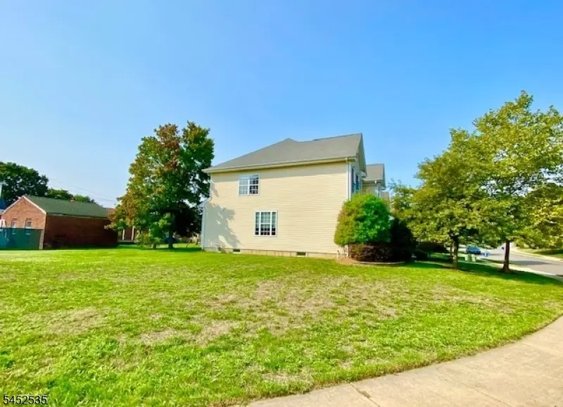 24 Skurka Ct, Sayreville, NJ 08872 - #3