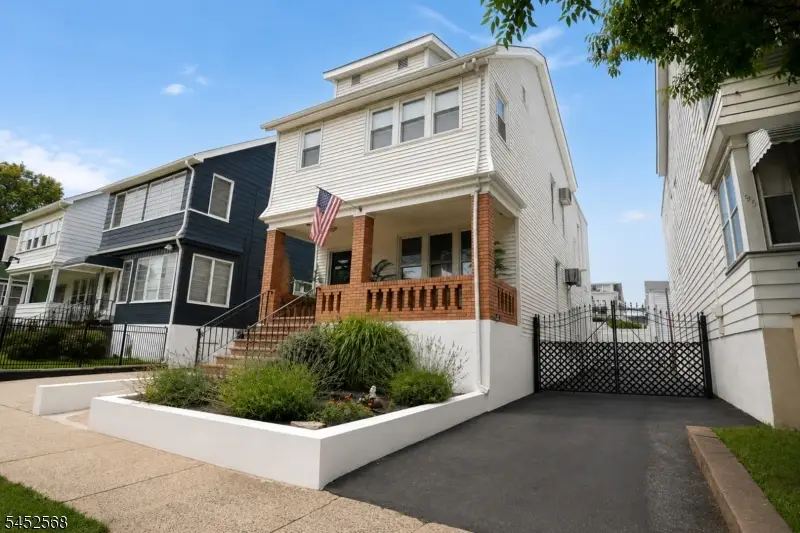 191 N 16th St, Ampere North, NJ 07003 - #2