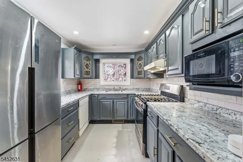 28 Butler St, Clifton, NJ 07011 - #3