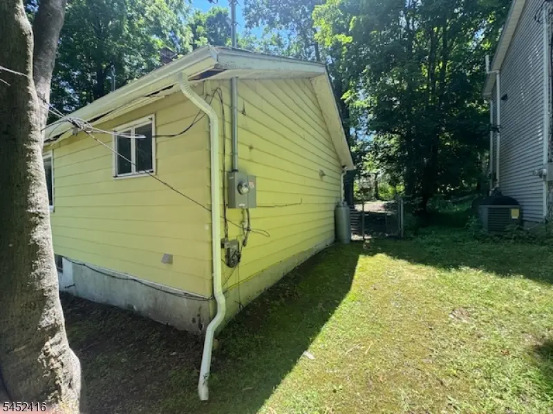 304 E Lakeshore Dr, Highland Lakes, NJ 07422 - #2