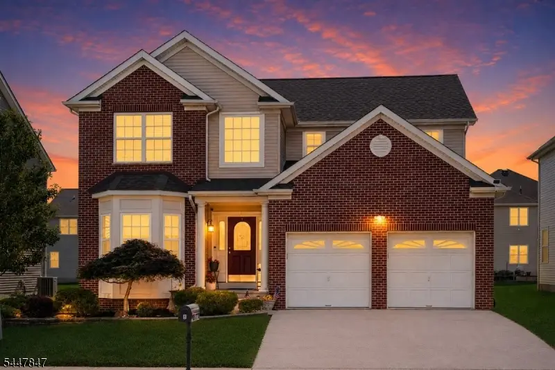 8 Hopkinson Ln, Somerset, NJ 08873 - #1