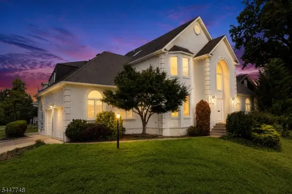 907 Colonia Rd, Elizabeth City, NJ 07208