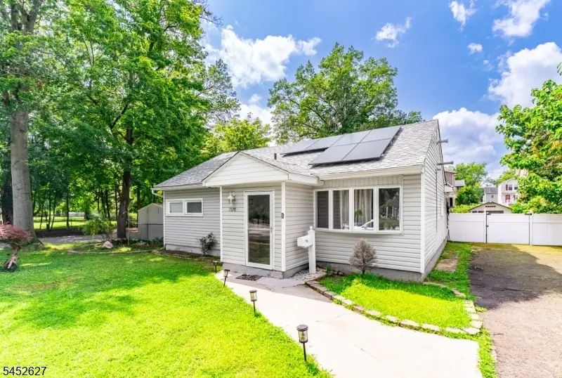 1528 Washington Ave, Pompton Lakes, NJ 07442 - #1