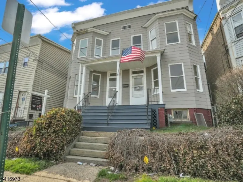 33-35 Delaware St, Elizabethport, NJ 07206 - #1