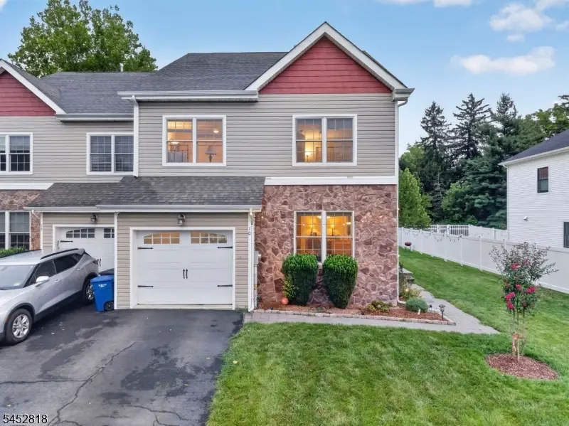 10 Riverside Dr, Clinton, NJ 08809 - #1