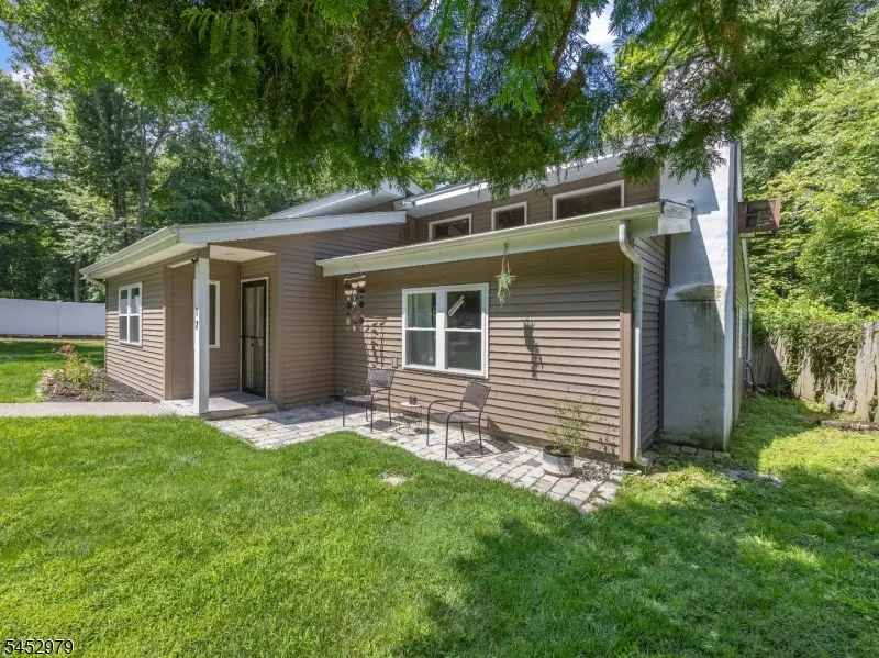 17 Birch Dr, Highland Lakes, NJ 07422 - #1