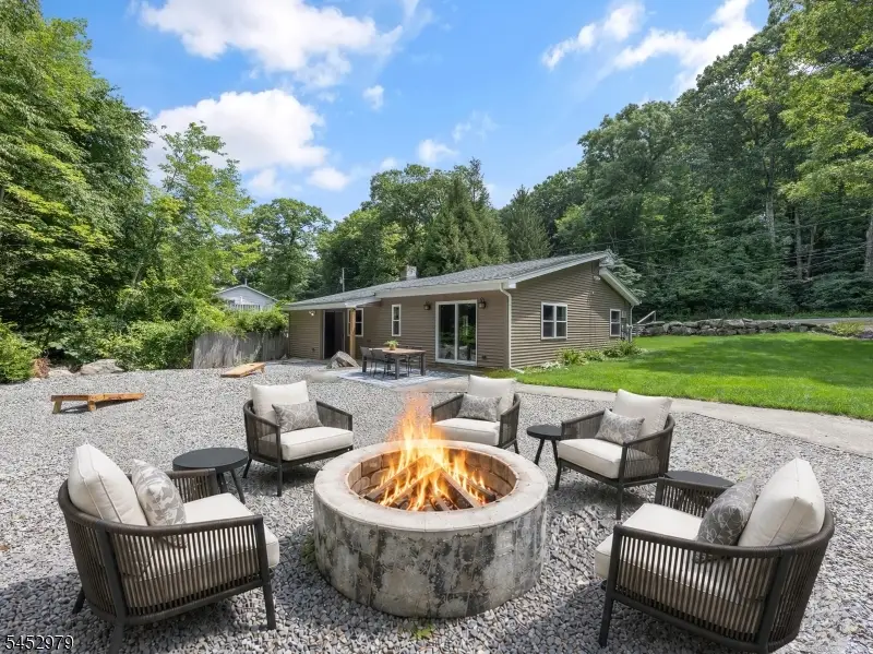 17 Birch Dr, Highland Lakes, NJ 07422 - #2