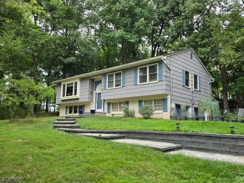 154 Hillside Ave, Green Knoll, NJ 08807 - #1