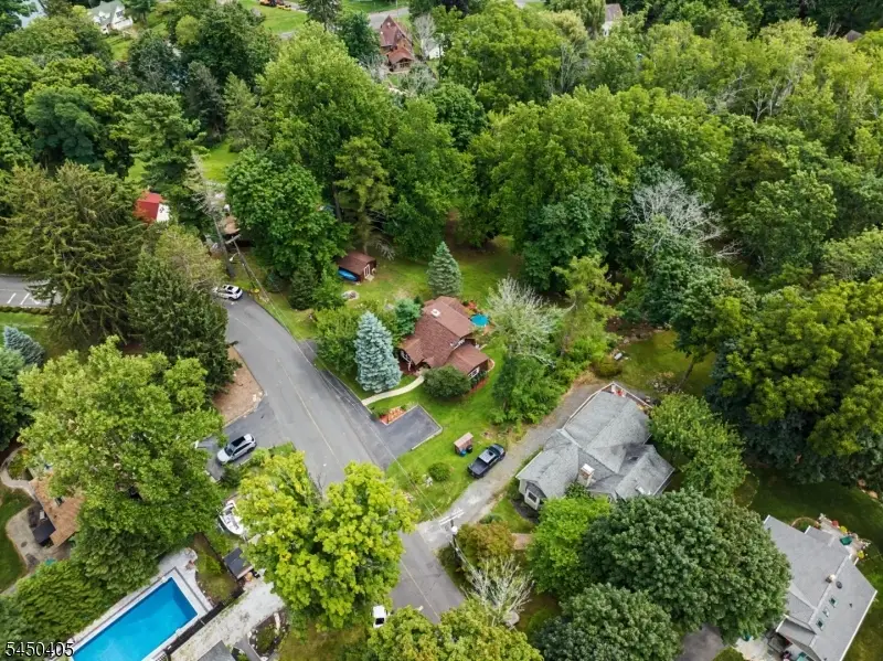 21 Shawnee Trl, Lake Mohawk, NJ 07871 - #3