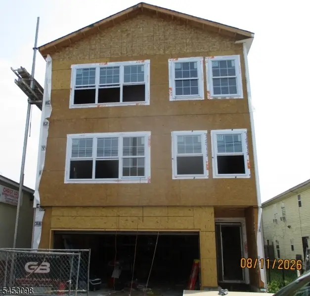 686 S 16th St, Newark, NJ 07103 - #1