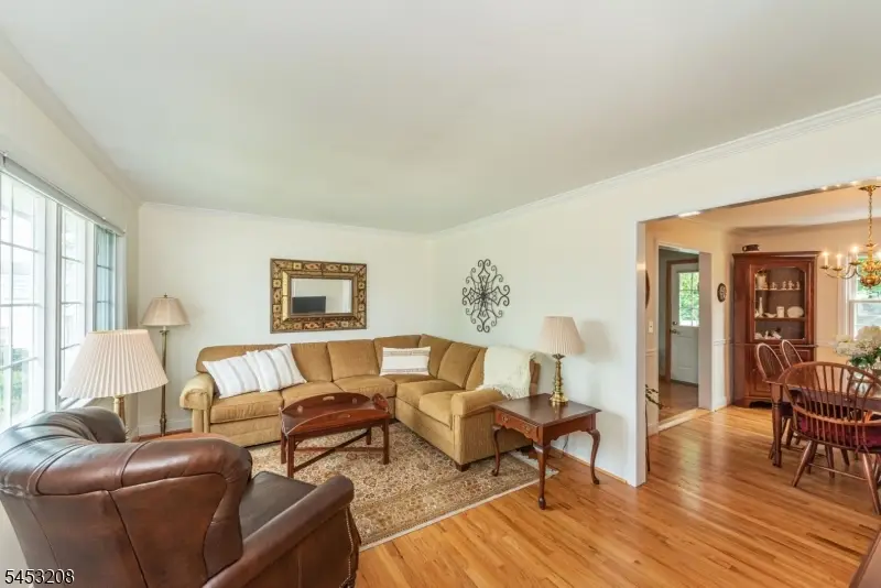 11 Susan Ct, Clifton, NJ 07012 - #3