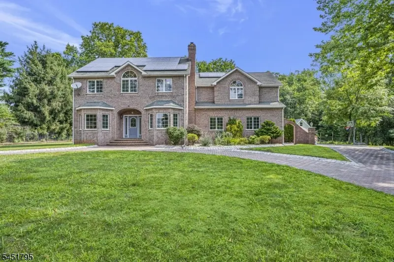 4 Brook St, Dunellen, NJ 08812 - #1