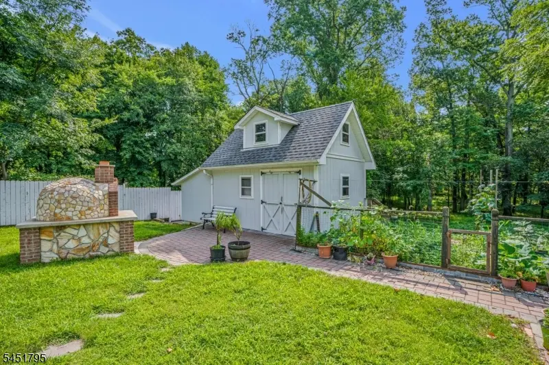 4 Brook St, Dunellen, NJ 08812 - #3