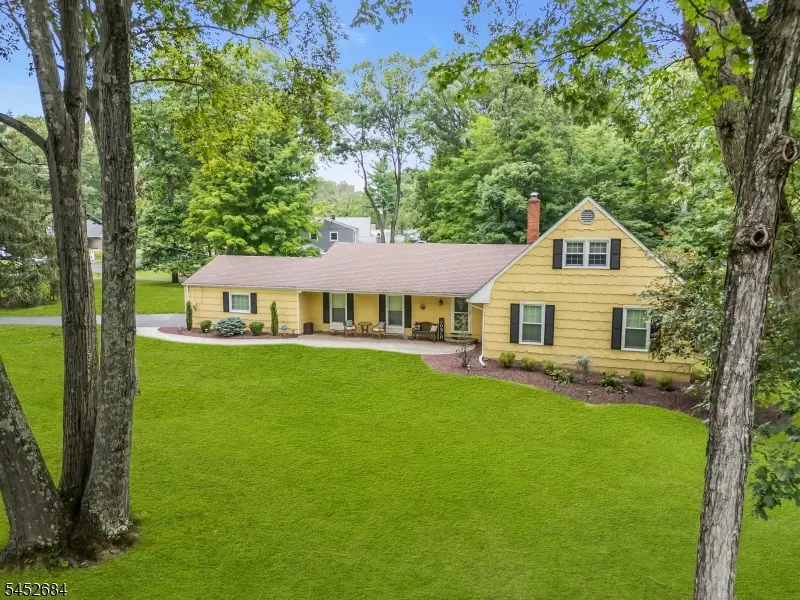 1117 Cambridge Ln, Bridgewater, NJ 08807 - #1
