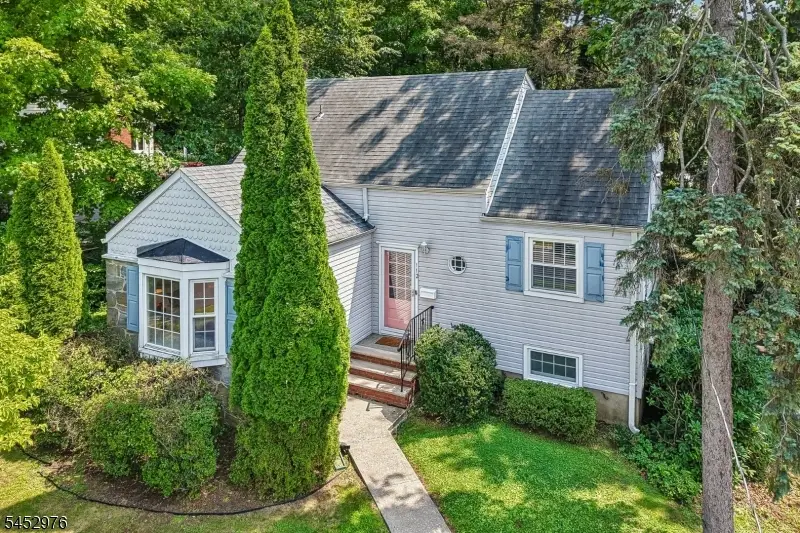 112 Fairview Av., West Orange, NJ 07052 - #1