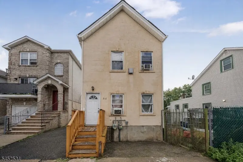 212 Port Ave, Elizabethport, NJ 07206 - #1