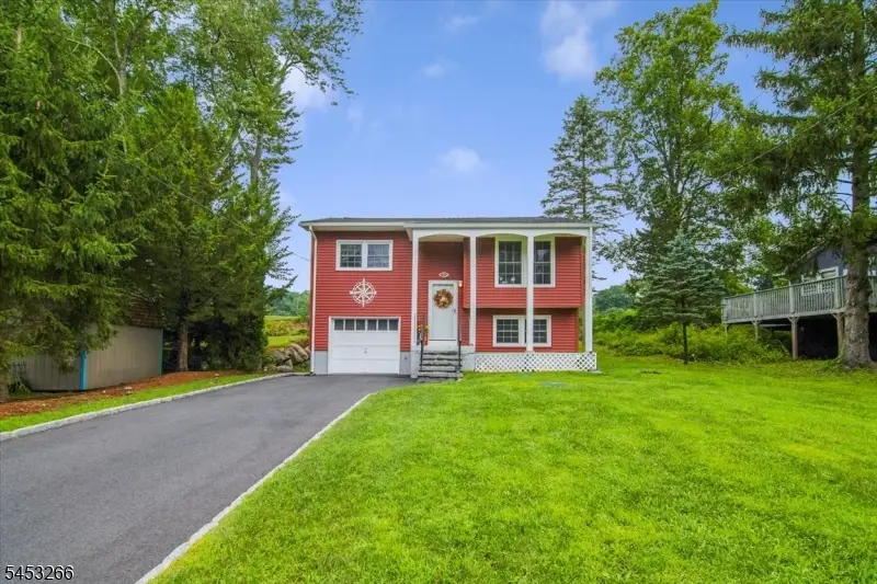 35 Lorettacong Dr, Lake Hopatcong, NJ 07849 - #1