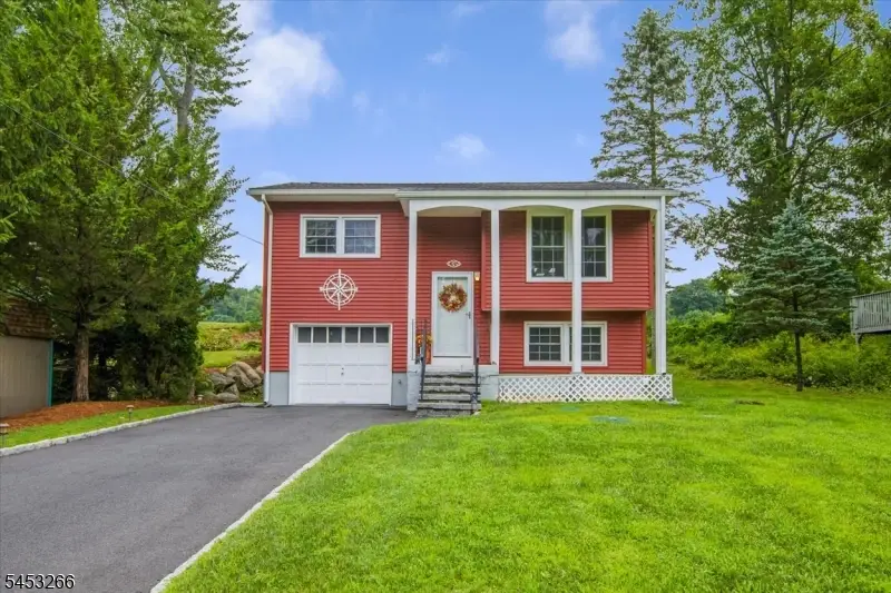 35 Lorettacong Dr, Lake Hopatcong, NJ 07849 - #3