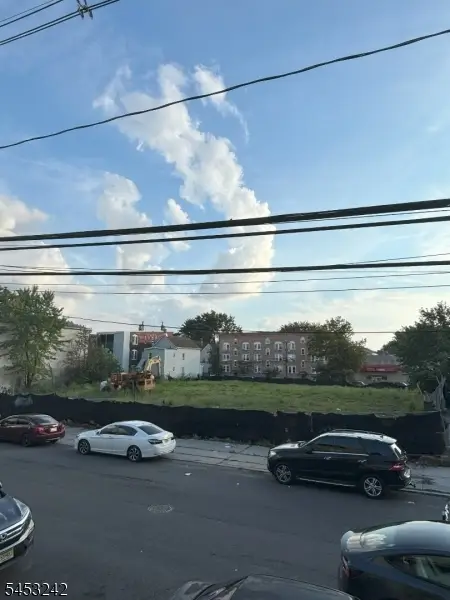 433 & 435 E Jersey St, Elizabeth City, NJ 07206