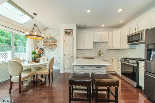 15 Julia Pl, Mount Olive Twp., NJ 07828