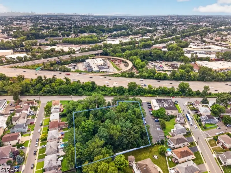 251 Molnar Dr, Elmwood Park, NJ 07407 - #3