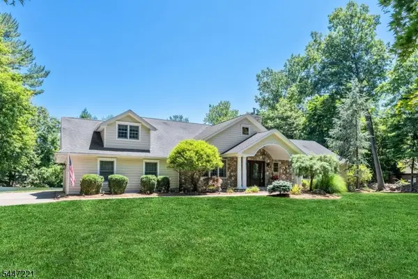 330 Airmount Ave, Ramsey Boro, NJ 07446