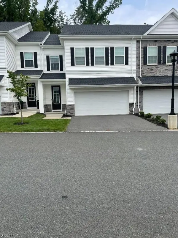 3 Myers Terrace, Morris Plains Boro, NJ 07950