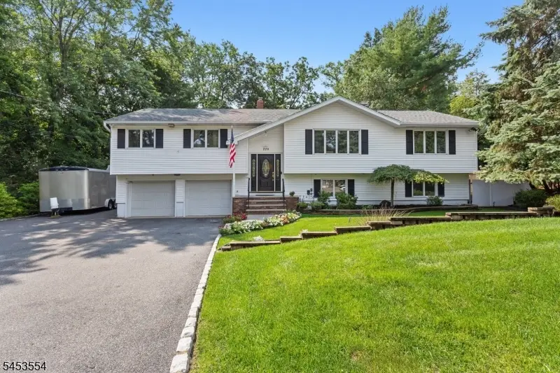 228 Dorothy Dr, North Haledon, NJ 07508 - #1
