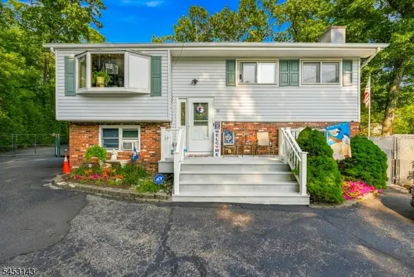 59 Shawnee Rd, Hopatcong Boro, NJ 07843